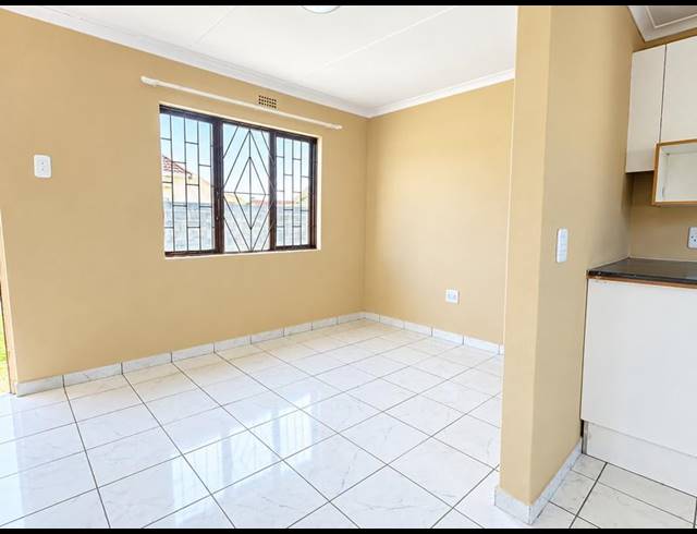 2 BEDROOM PROPERTY TO RENT IN NCAMBEDLANA